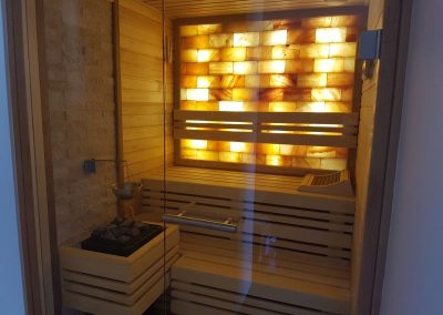 Sauna mit Himalaya-Salz